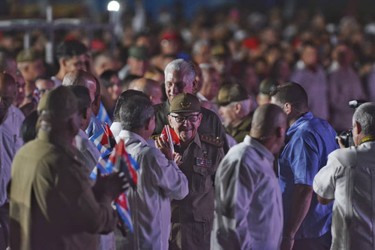 La Revolución cubana sigue de pie, combatiendo, con la frente en alto y la dignidad intacta 8