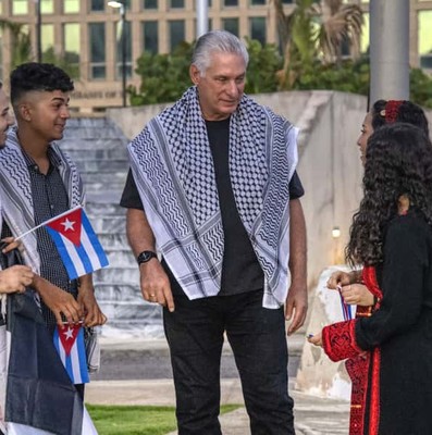 Abrazos de cien mil habaneros para Palestina