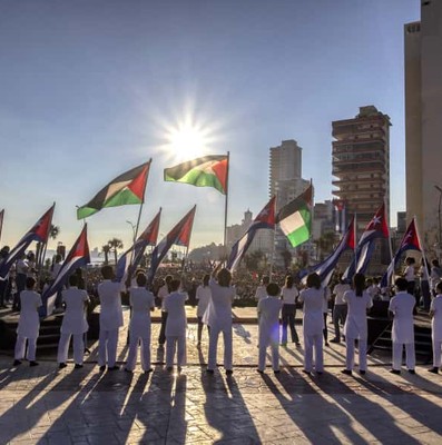 Abrazos de cien mil habaneros para Palestina
