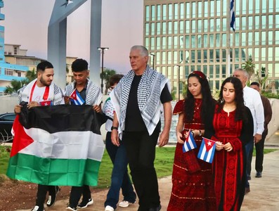 Abrazos de cien mil habaneros para Palestina