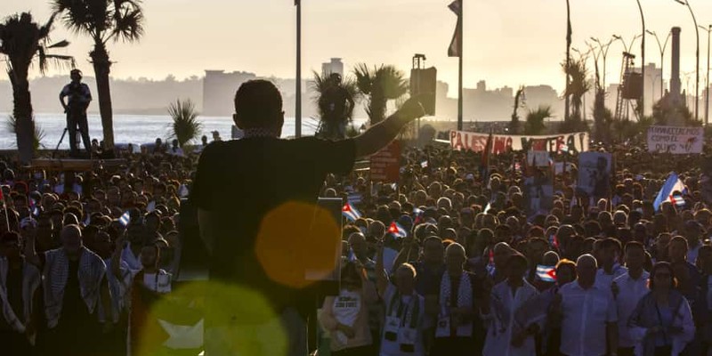 Abrazos de cien mil habaneros para Palestina