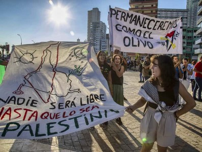 Abrazos de cien mil habaneros para Palestina