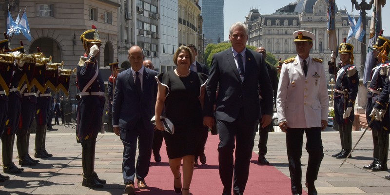 Toma de Posesión en Argentina y saludo oficial
