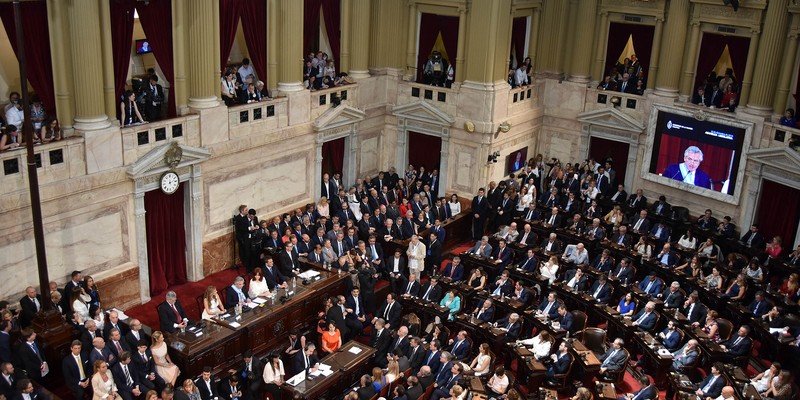 Toma de Posesión en Argentina y saludo oficial