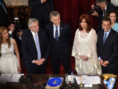 Toma de Posesión en Argentina y saludo oficial