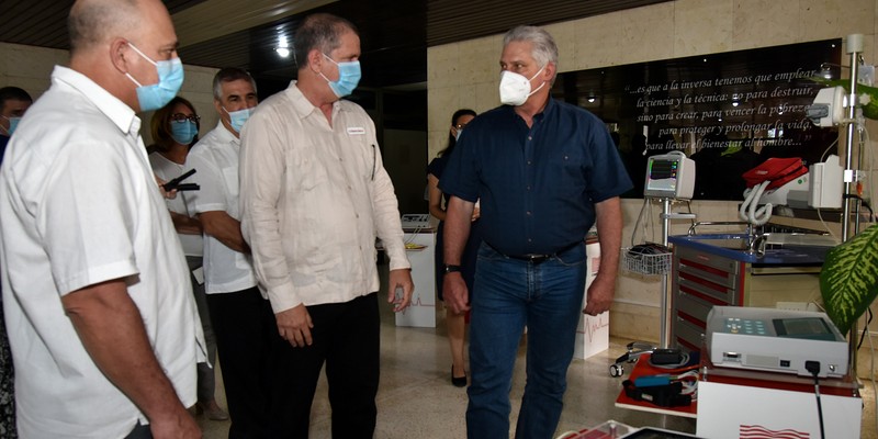 Visita del Presidente Miguel Díaz-Canel a COMBIOMED. 30 de marzo 2021     Fotos: Estudios Revolución