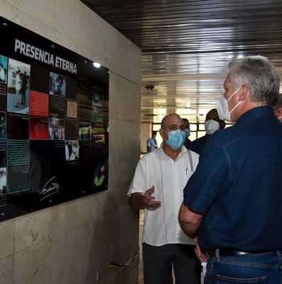 Visita del Presidente Miguel Díaz-Canel a COMBIOMED. 30 de marzo 2021     Fotos: Estudios Revolución