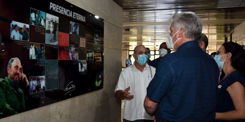 Visita del Presidente Miguel Díaz-Canel a COMBIOMED. 30 de marzo 2021     Fotos: Estudios Revolución