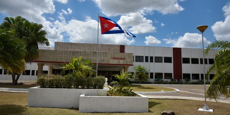 Visita del Presidente Miguel Díaz-Canel a COMBIOMED. 30 de marzo 2021     Fotos: Estudios Revolución