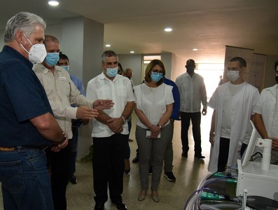 Visita del Presidente Miguel Díaz-Canel a COMBIOMED. 30 de marzo 2021     Fotos: Estudios Revolución
