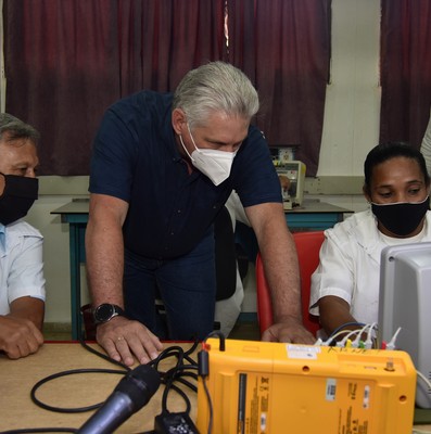 Visita del Presidente Miguel Díaz-Canel a COMBIOMED. 30 de marzo 2021     Fotos: Estudios Revolución