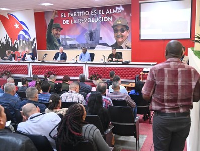 Quitar lastres al pensamiento, y desatar todas las fuerzas de crear