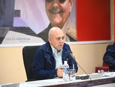 Quitar lastres al pensamiento, y desatar todas las fuerzas de crear