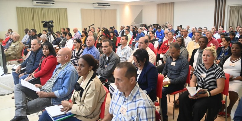 Quitar lastres al pensamiento, y desatar todas las fuerzas de crear