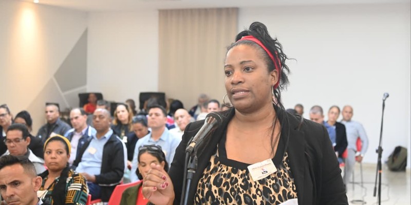 Quitar lastres al pensamiento, y desatar todas las fuerzas de crear