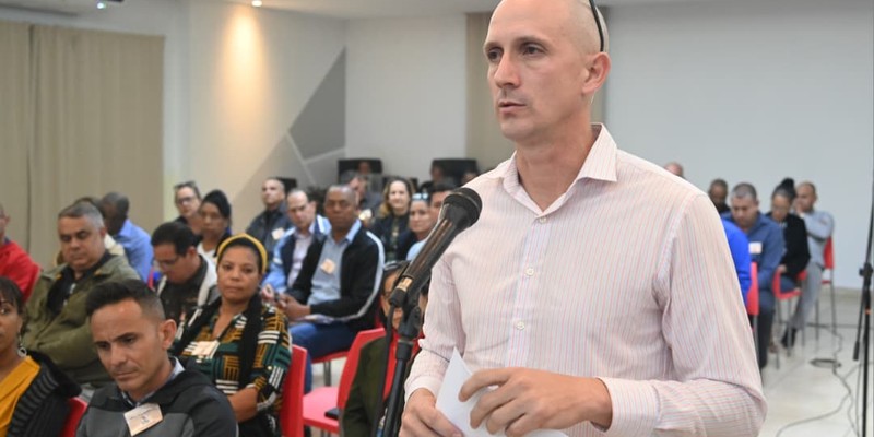 Quitar lastres al pensamiento, y desatar todas las fuerzas de crear