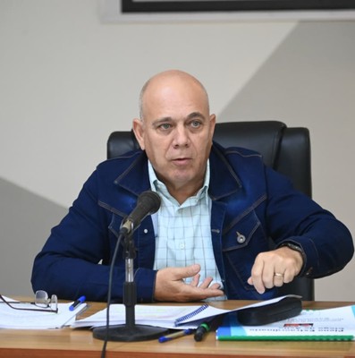 Quitar lastres al pensamiento, y desatar todas las fuerzas de crear