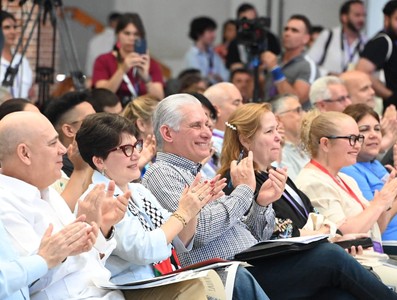 El Coloquio Patria «nos arma para el Girón comunicacional del siglo XXI»