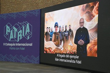 El Coloquio Patria «nos arma para el Girón comunicacional del siglo XXI» 18