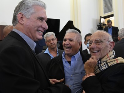 Encuentro con emigrados cubanos en NY