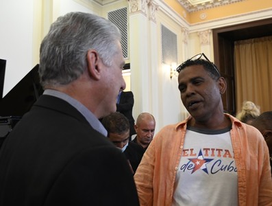 Encuentro con emigrados cubanos en NY