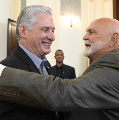 Encuentro con emigrados cubanos en NY