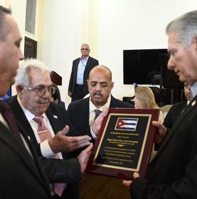 Encuentro con emigrados cubanos en NY
