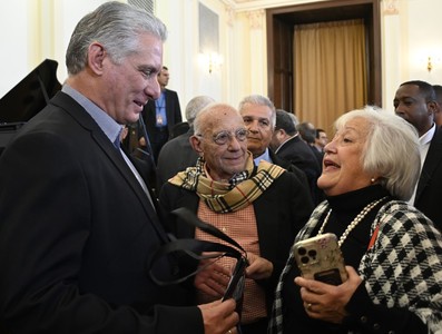 Encuentro con emigrados cubanos en NY