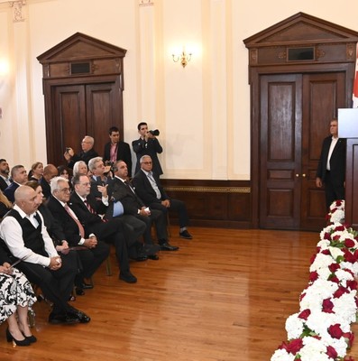 Encuentro con emigrados cubanos en NY