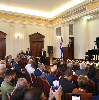 Encuentro con emigrados cubanos en NY
