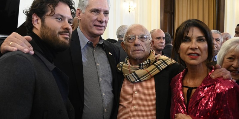 Encuentro con emigrados cubanos en NY
