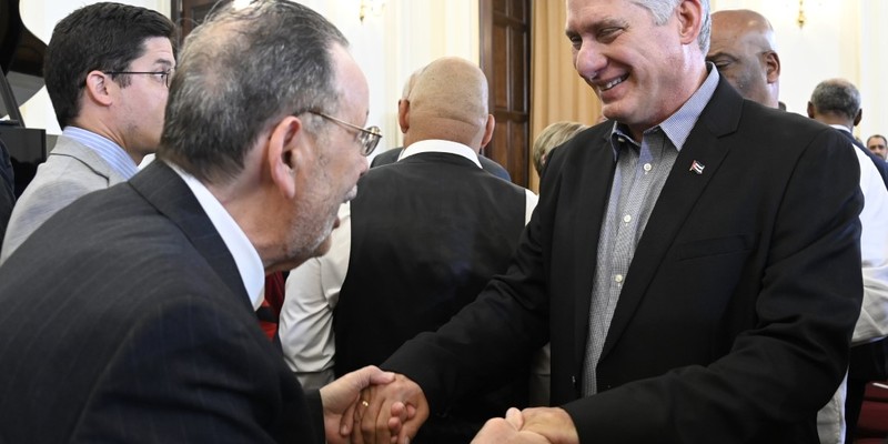 Encuentro con emigrados cubanos en NY