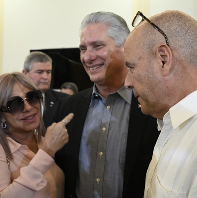 Encuentro con emigrados cubanos en NY