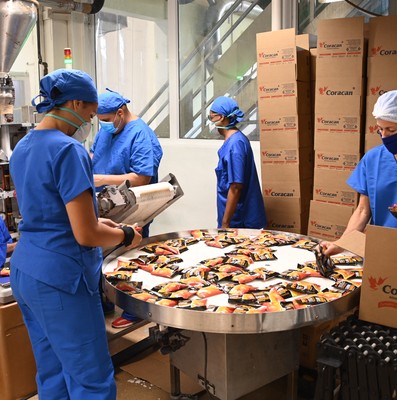 Visita del Presidente a entidades productivas en los municipios de Cotorro y Habana del Este