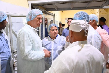 Visita del Presidente a entidades productivas en los municipios de Cotorro y Habana del Este 7