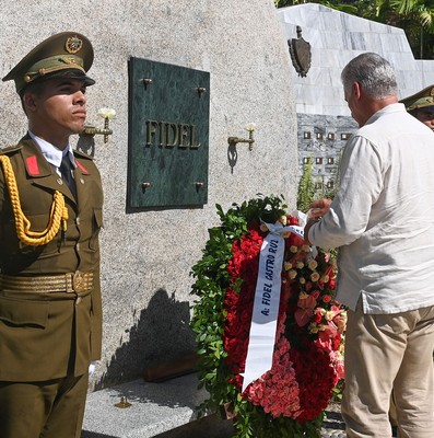Díaz-Canel en Santa Ifigenia: “Fidel nunca se rindió”