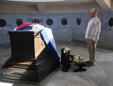 Díaz-Canel en Santa Ifigenia: “Fidel nunca se rindió”