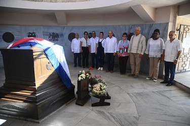 Díaz-Canel en Santa Ifigenia: “Fidel nunca se rindió” 7