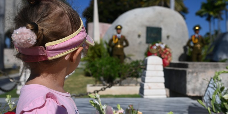 Díaz-Canel en Santa Ifigenia: “Fidel nunca se rindió”