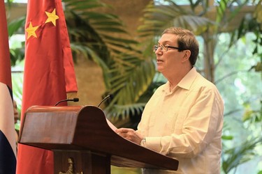 China y Cuba están unidas en un camino común de lucha revolucionaria para conquistar la plena independencia y soberanía 4