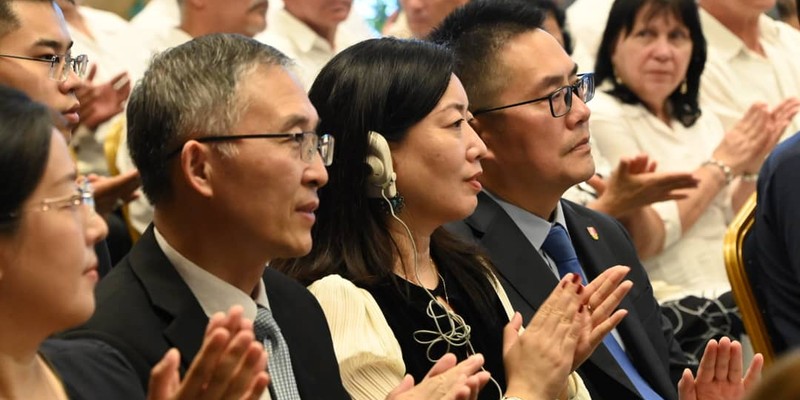 China y Cuba están unidas en un camino común de lucha revolucionaria para conquistar la plena independencia y soberanía