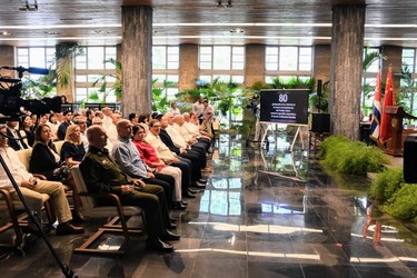 China y Cuba están unidas en un camino común de lucha revolucionaria para conquistar la plena independencia y soberanía 11