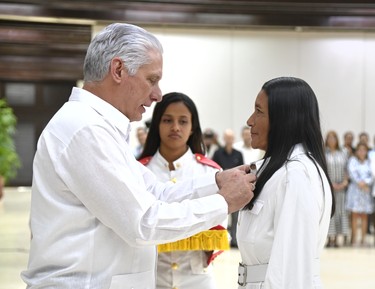 Díaz-Canel a trabajadores excepcionales: “Ustedes son inspiración” 3