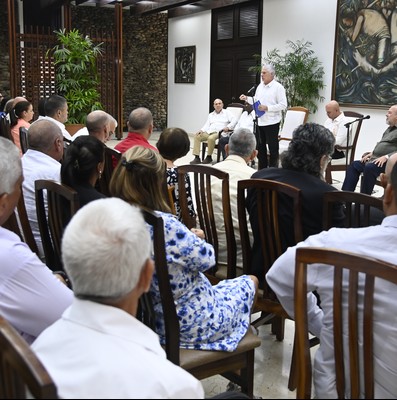 Díaz-Canel a trabajadores excepcionales: “Ustedes son inspiración”