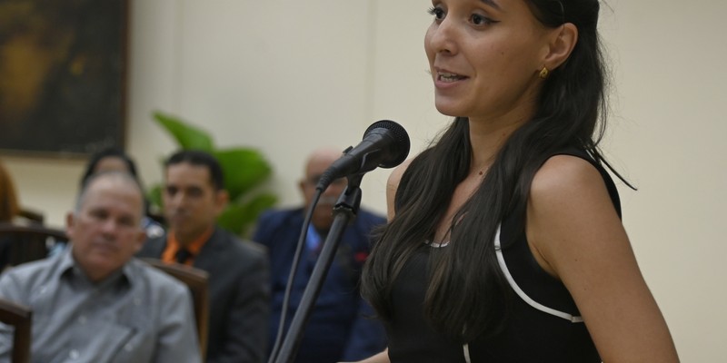 Díaz-Canel a trabajadores excepcionales: “Ustedes son inspiración”