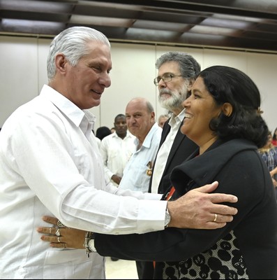 Díaz-Canel a trabajadores excepcionales: “Ustedes son inspiración”