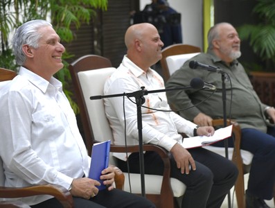 Díaz-Canel a trabajadores excepcionales: “Ustedes son inspiración”