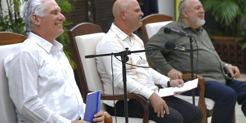 Díaz-Canel a trabajadores excepcionales: “Ustedes son inspiración”