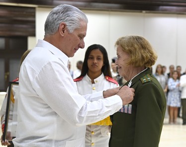 Díaz-Canel a trabajadores excepcionales: “Ustedes son inspiración” 23