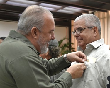 Díaz-Canel a trabajadores excepcionales: “Ustedes son inspiración” 25